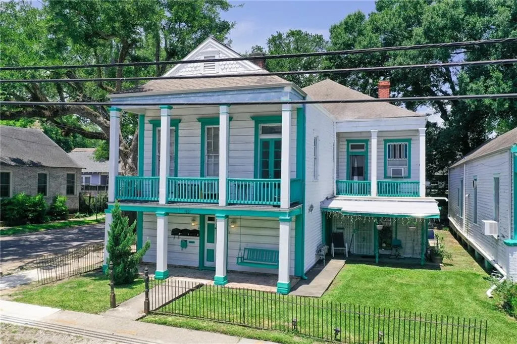 1800 Dante Street - -